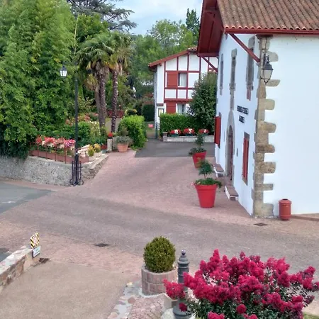 Camou Hotel Uhart-Cize