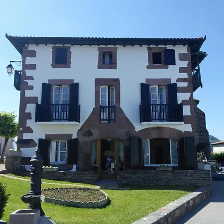 Camou Hotel 2*